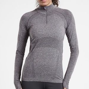 Athleta Momentum Half Zip sz medium